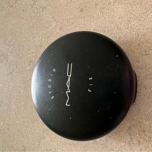 MAC studio fix powder plus foundation NC42